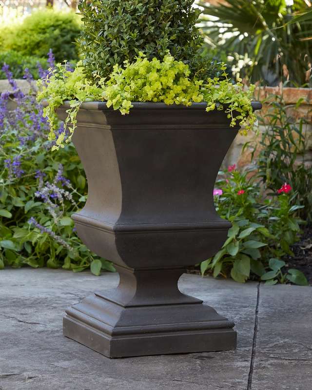 Alexandra 25" Outdoor Planter